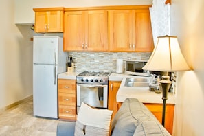 Garden suite has apartment sized appliances and fully equipped.