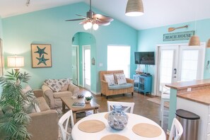 Open Floor Plan perfect for family gatherings.