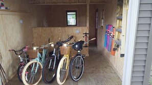 shed with bikes 