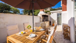 Outdoor area - terrace with BBQ