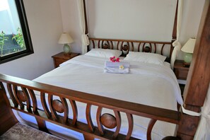 Master bed room, king size bed
