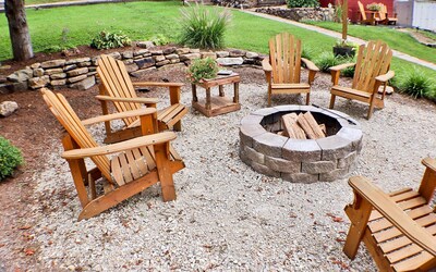 Farmstyle Charm :: Outdoor Firepit & Patio Area - Perfect for Groups! 