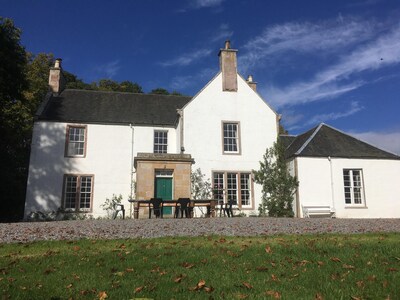 Kingillie House, construida en el siglo XVIII, preciosas vistas a las montañas