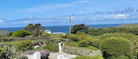 Located on a private lane, Clemens Beach House has stunning sea views