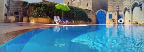 Swimming pool at Ta Mananni