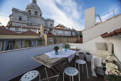 Alfama - 2 Level Apartment With A Stunning View