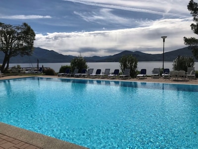 Apartamento en el campo con vistas al lago en la "residencia del Pachá"