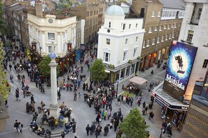 Seven Dials meeting place