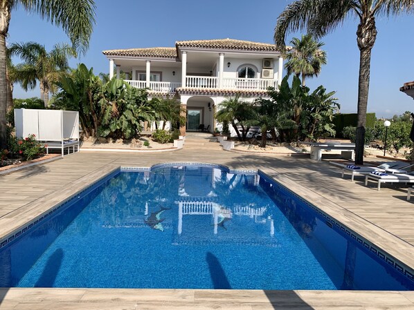 Impressive 2-storey villa w/ wrap-around terrace + 10.5m x 5m private pool