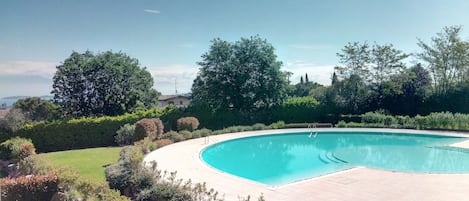 Vista Piscina ."1di 5"