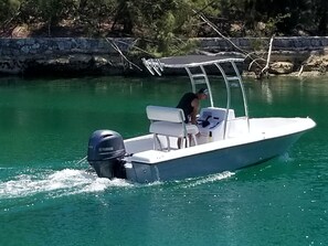 18ft center consul with GPS available. 