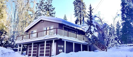 Perfect winter retreat…flat driveway with entrance door. No steep, icy stairs!! 