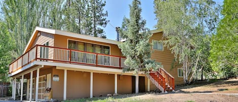 Spring/Summer offer endless blue skies & nature w/a ton of outdoor activities.