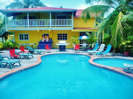The villa is surrounded by tropical vegetation and the smell of aromatic flowers