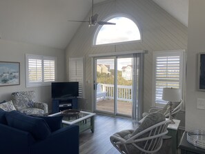 Top floor living area

