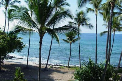 STAY HERE for BEST OCEANFRONT VIEWS in KONA, HI