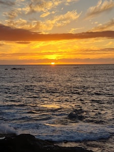 STAY HERE for BEST OCEANFRONT VIEWS in KONA, HI