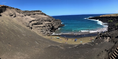 STAY HERE for BEST OCEANFRONT VIEWS in KONA, HI