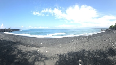 STAY HERE for BEST OCEANFRONT VIEWS in KONA, HI