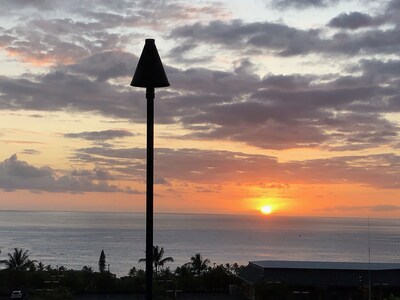 STAY HERE for BEST OCEANFRONT VIEWS in KONA, HI