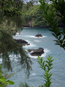 STAY HERE for BEST OCEANFRONT VIEWS in KONA, HI