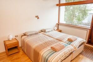 Master bedroom, 2x 90 cm wide beds