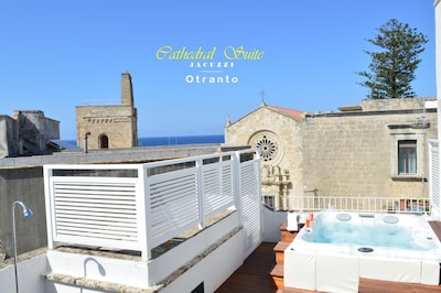 Cathedral Suite | Otranto with private rooftop JACUZZI

Luxury aparthotel 