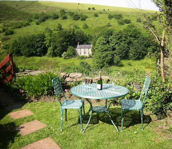 Lovely Farm Cottage with stunning views