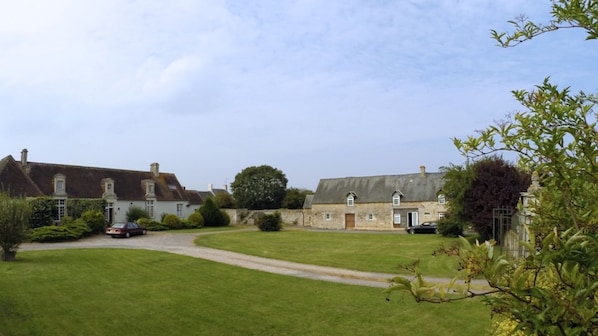 The Large Courtyard