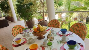 Outdoor dining