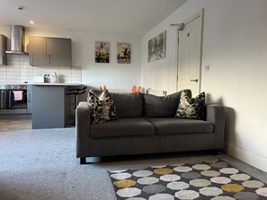 Mia’s Place 03 