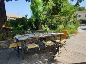 Outdoor dining