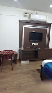 single room Hitech Shilparamam Guest House