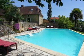 Private poolside without any neighbors