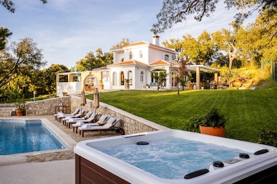 Beautiful property with private pool and tennis court and sensational location