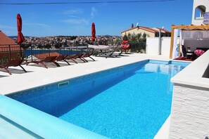 swimming pool - patio - terrace - jacuzzi