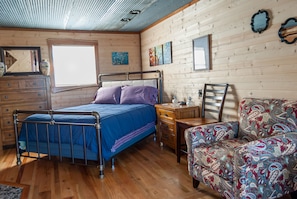 Shawnee Hills Wine Trail Cabin with comfortable beds.