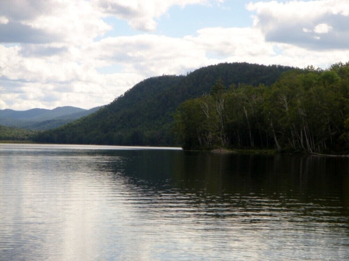 GLAMP SUZANNE: CANVAS CABIN ON PRETTY ADIRONDACK FARM OFFERS PRIVACY AND VIEWS