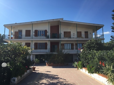 Villa Ibiscus, holiday home