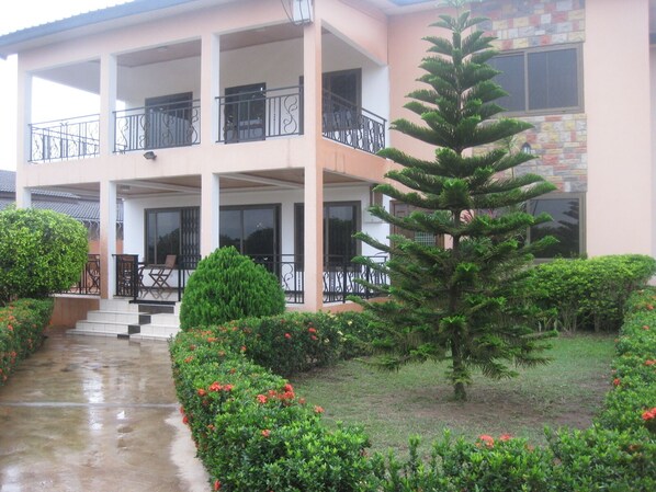 Main Entrance/Front Garden