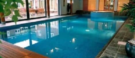 Heated Swimming pool 