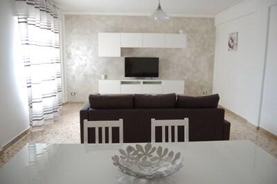 Brand new apartment just steps from the center of Terrasini