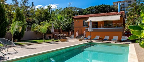 Private pool and Garden