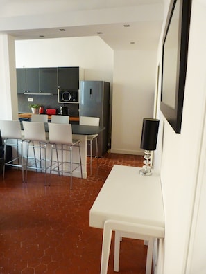 vue sur cuisine de l entrée