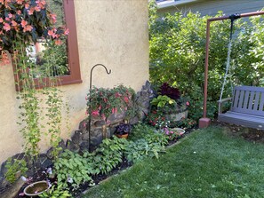 Lilac Cottage guests have a sweet yard to enjoy. 