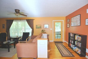 Spacious living room