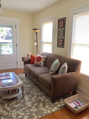 6 foot couch for that 5th person if necessary. Sunny and welcoming.