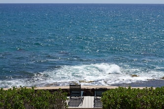 Direct Oceanfront. Tranquility and Seclusion ~ Best Oceanfront Value!