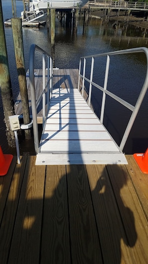 Ramp to floating dock/convenient for tying your boat