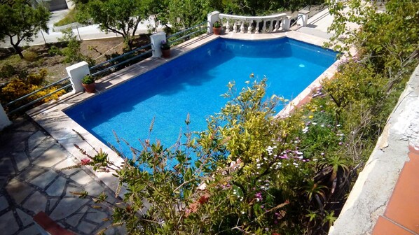 Newly refurbished (2016) private swimming pool